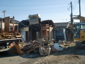 三郷市高州の貸家10棟解体工事が完了致しました